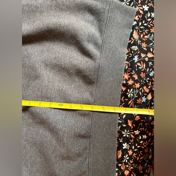 Carhartt Crewneck Sweater - Picture 4 of 5